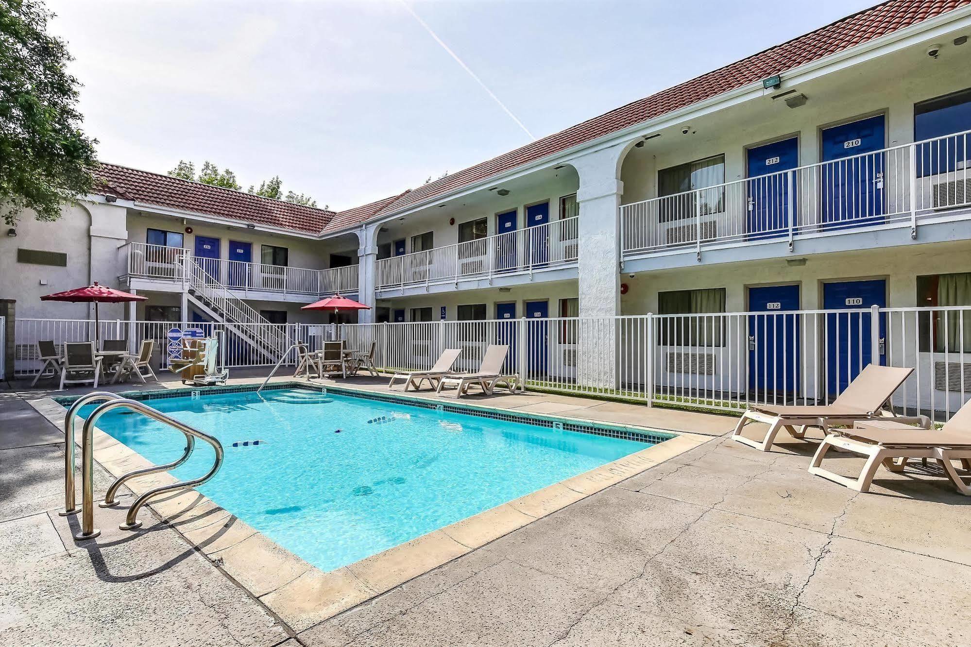 Motel 6-Pinole, Ca 외부 사진